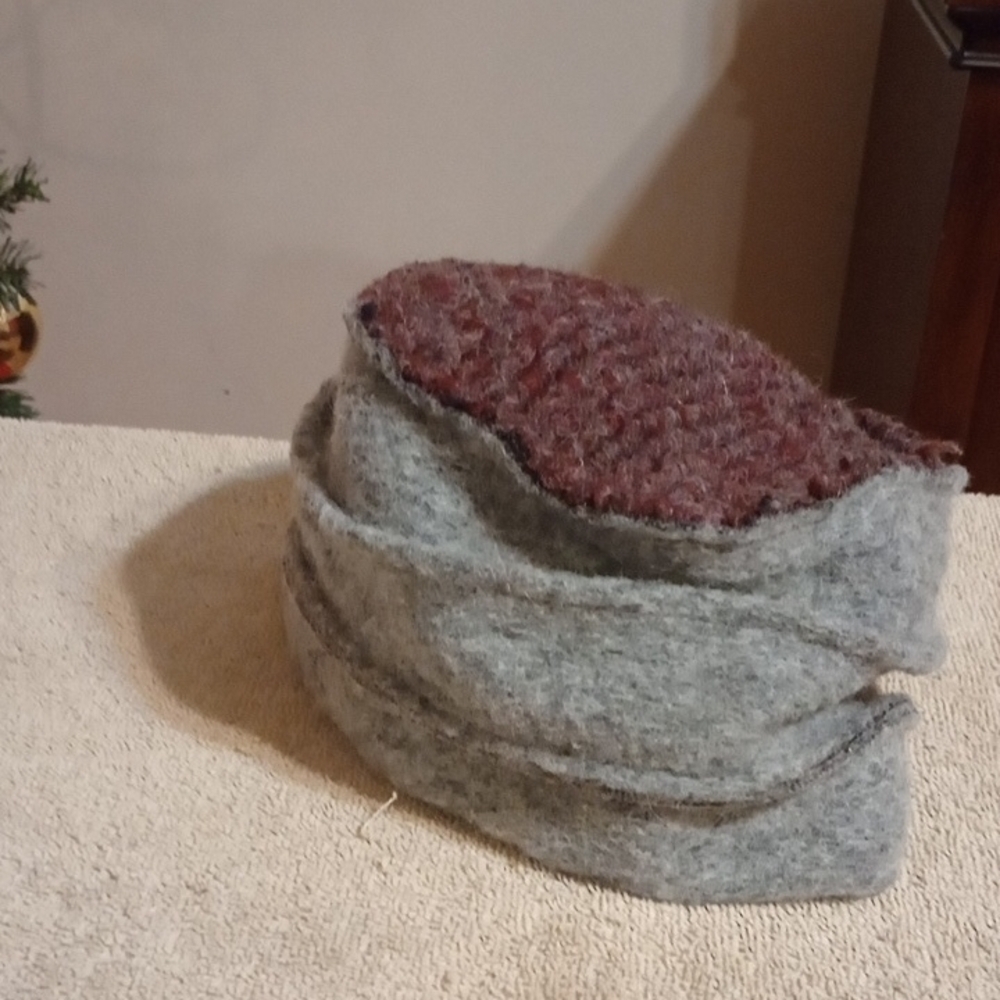 Lafenice Italian Wool Blend Cozy Gray and Burgundy Knit Hat
